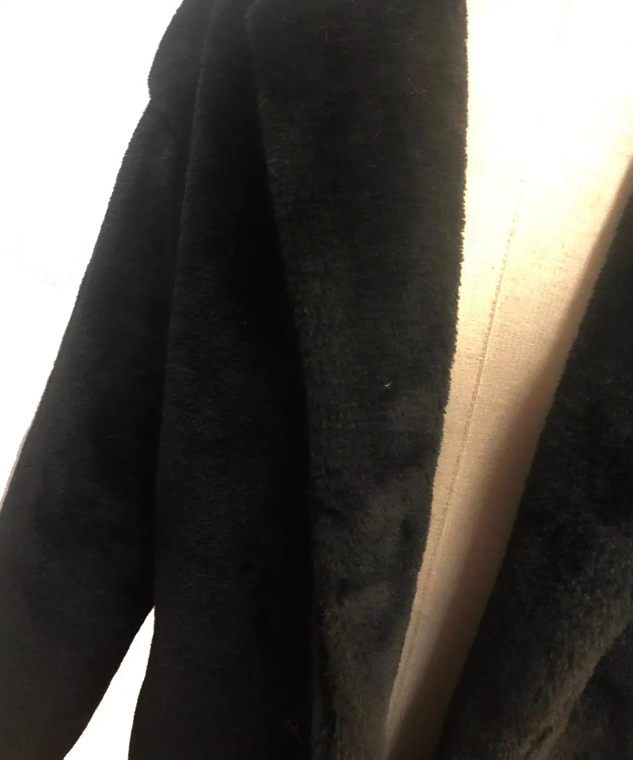 Faux Fur Coat Women Autumn Winter Fluffy 2019 Plush Coat Fashion Solid Lapel Coat Warm Soft Outwear Campera Parka
Faux Fur Coat Women Autumn Winter Fluffy 2019 Plush Coat Fashion Solid Lapel Coat Warm Soft Outwear Campera Parka