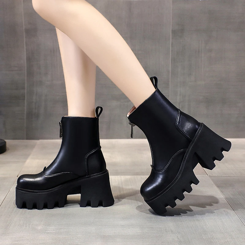 2021 new black PU leather mid-tube calfskin boots female autumn and winter round toe front zipper fashion motorcycle platform
2021 new black PU leather mid-tube calfskin boots female autumn and winter round toe front zipper fashion motorcycle platform