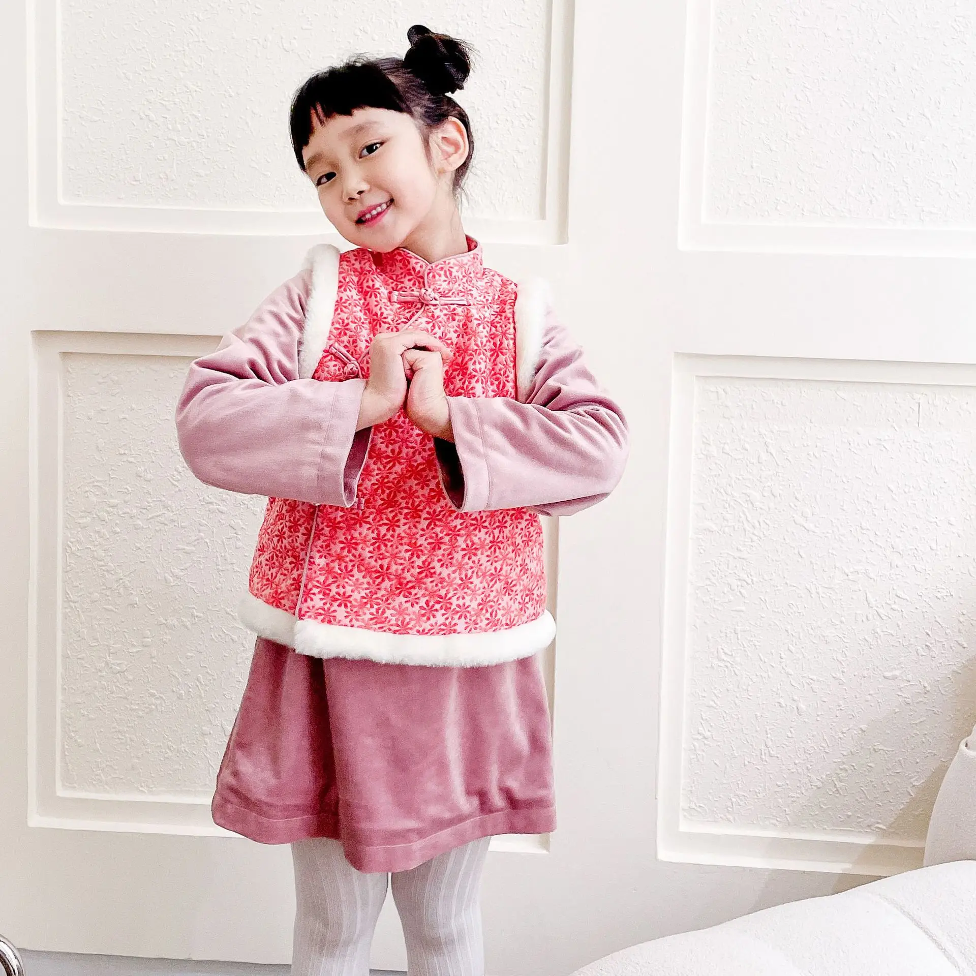 New products in spring 2022 Girls cute dress padded clothes Exquisite embroidered pattern cheongsam style girls dress
New products in spring 2022 Girls cute dress padded clothes Exquisite embroidered pattern cheongsam style girls dress