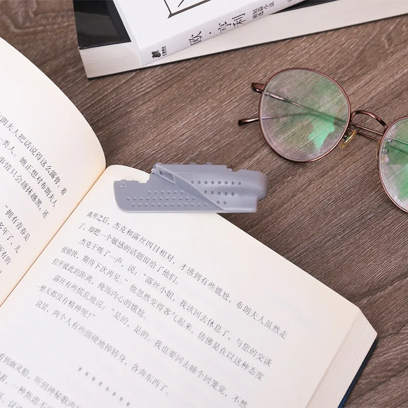 24 pcs/lot Creative Titanic Steamship Bookmark Cartoon Animal Book Marks Clip Promotion Stationery Gift Office School Supplies
24 pcs/lot Creative Titanic Steamship Bookmark Cartoon Animal Book Marks Clip Promotion Stationery Gift Office School Supplies