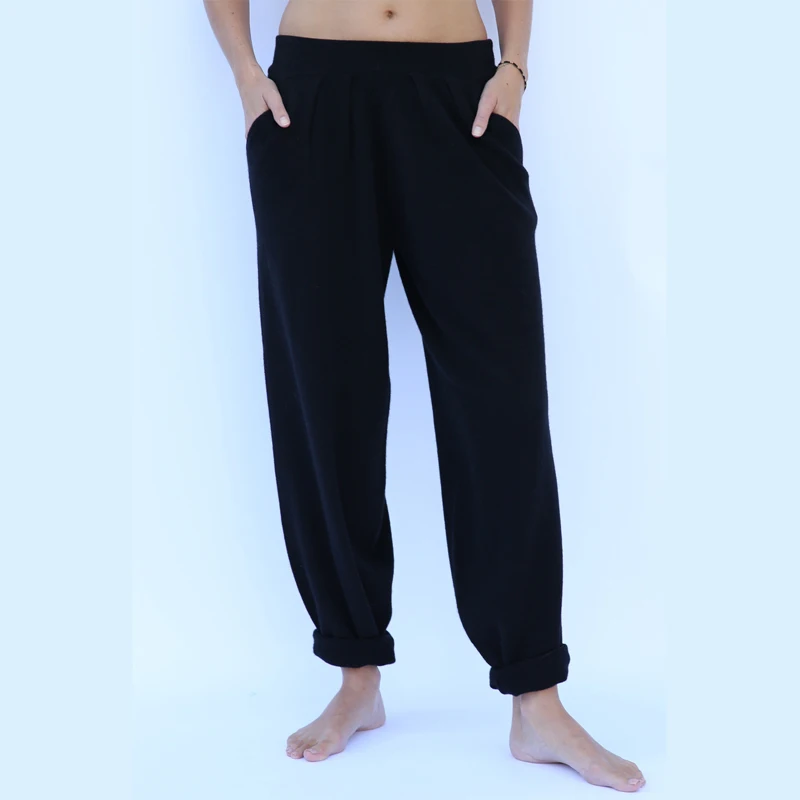2021 winter Cashmere Pants and auntmun woman Loose knitted Harem High Quality Warm Female Elastic Waist Mid Solid
2021 winter Cashmere Pants and auntmun woman Loose knitted Harem High Quality Warm Female Elastic Waist Mid Solid