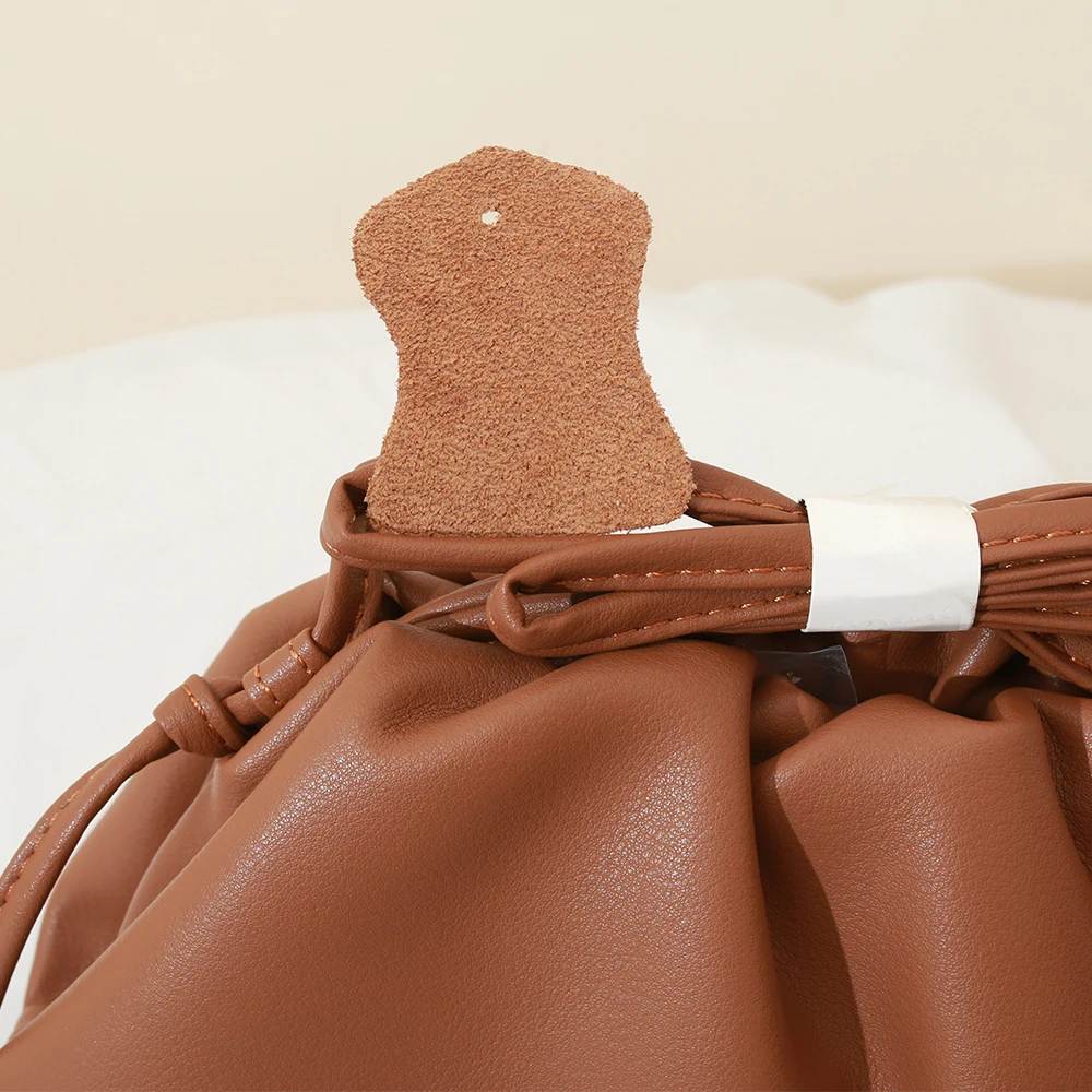 Genuine Leather Clutch Luxury Brand Handbag Women Bags Designer Pouch Ladies Crossbody Cloud Hobos Clutches Cowhide Leather 
Genuine Leather Clutch Luxury Brand Handbag Women Bags Designer Pouch Ladies Crossbody Cloud Hobos Clutches Cowhide Leather