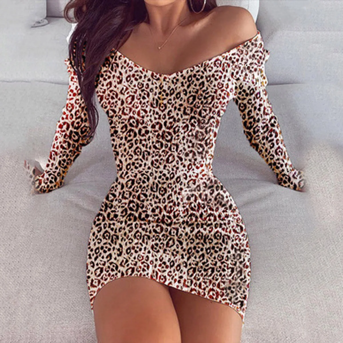 

Горячая Распродажа 2021, сексуальное облегающее платье Gymystar, весна и осень, новое облегающее леопардовое мини-платье с длинным рукавом и V-обр...