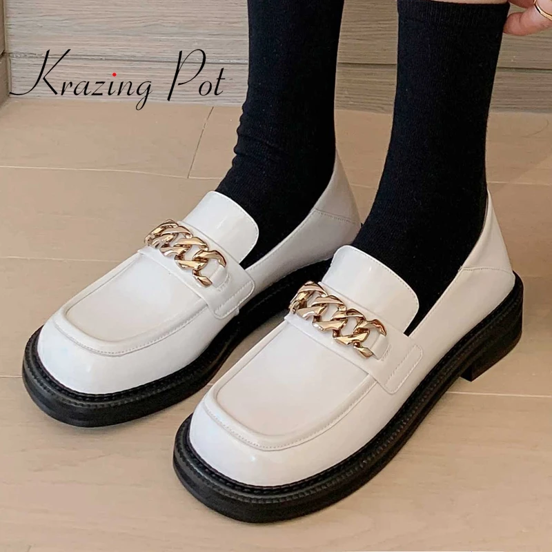 Krazing Pot genuine leather round toe med heel loafers metal chain decorations punk style young lady daily wear women pumps L25
Krazing Pot genuine leather round toe med heel loafers metal chain decorations punk style young lady daily wear women pumps L25