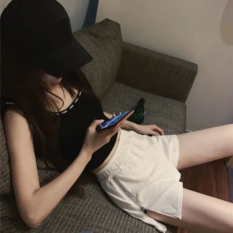 Women's Sports Shorts Versatile Wear A-line Wide Leg Pants Top 2021 New Fashion Korean Loose High Waist Casual Spring and Summer
Women's Sports Shorts Versatile Wear A-line Wide Leg Pants Top 2021 New Fashion Korean Loose High Waist Casual Spring and Summer