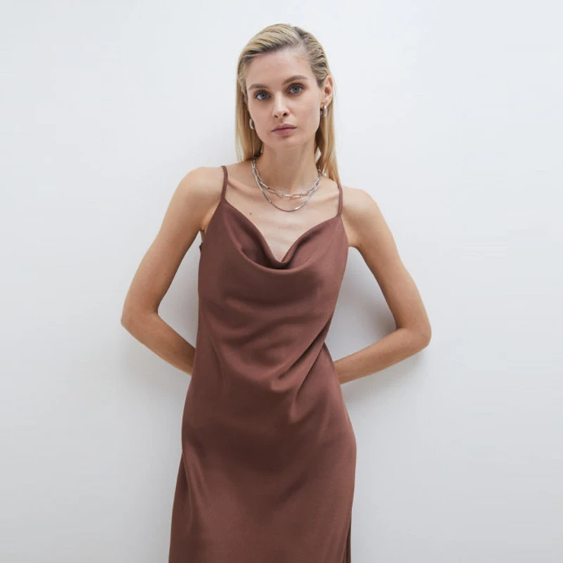 Sleeveless Satin Long Dress Women Backless V-Neck Brown Color Spaghetti Strips Dress Fashion Party Club Summer Dress For Women
Sleeveless Satin Long Dress Women Backless V-Neck Brown Color Spaghetti Strips Dress Fashion Party Club Summer Dress For Women