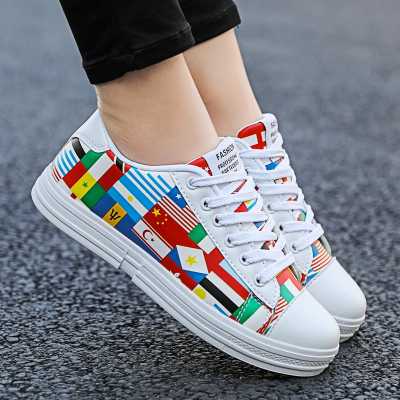 Men's shoes versatile board lovers shoes printing casual shoes Korean students graffiti shoes large size men and women shoes
Men's shoes versatile board lovers shoes printing casual shoes Korean students graffiti shoes large size men and women shoes