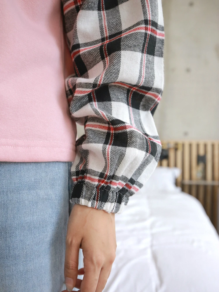 College Style Loose Hooded Stitching Hoodies Women Korean Hong Kong Style Super Fire Letter Embroidery Long-sleeve Pullovers
College Style Loose Hooded Stitching Hoodies Women Korean Hong Kong Style Super Fire Letter Embroidery Long-sleeve Pullovers