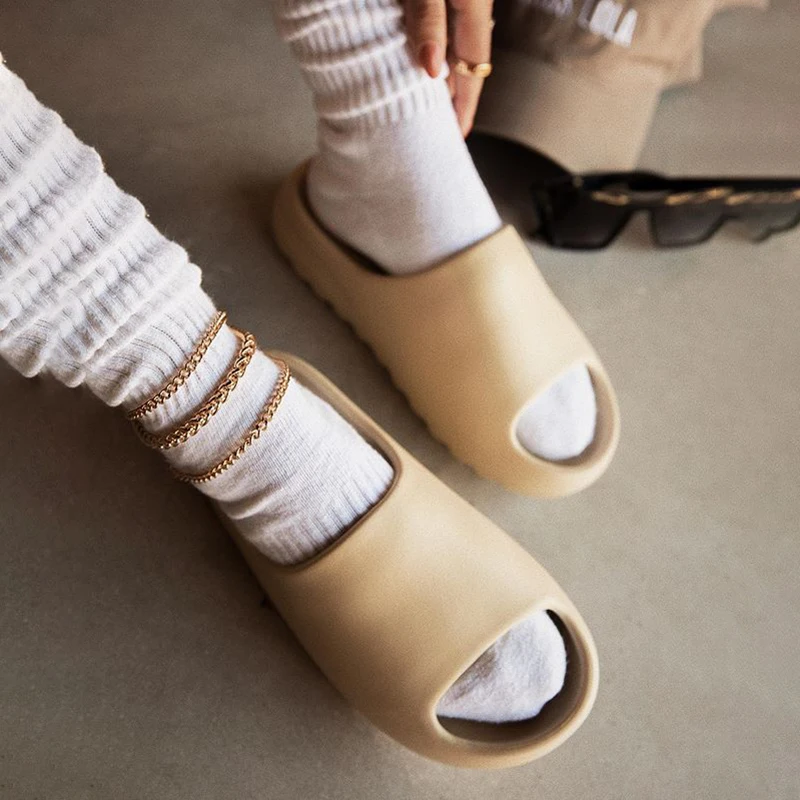 Fashion sexy solid color thick bottom non-slip comfortable outdoor female slippers 2021 summer new fish mouth beach slippers
Fashion sexy solid color thick bottom non-slip comfortable outdoor female slippers 2021 summer new fish mouth beach slippers