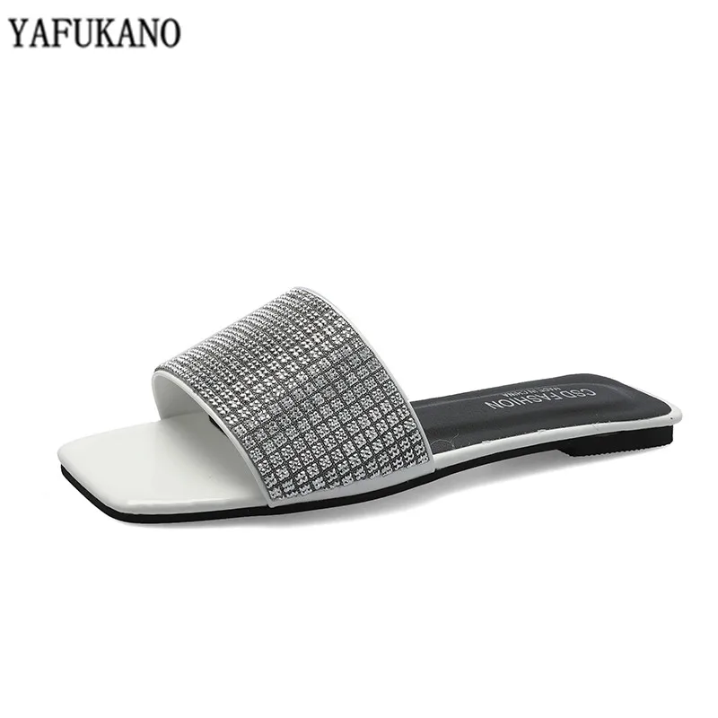 Summer Women Flat Beach Slippers Female Crystal Slides Slipper Shoes for Girls Fashion Casual Woman Footwear Black White
Summer Women Flat Beach Slippers Female Crystal Slides Slipper Shoes for Girls Fashion Casual Woman Footwear Black White