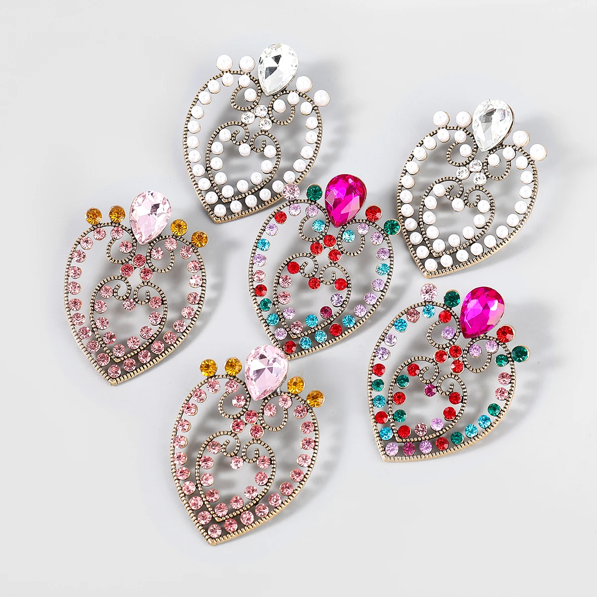 YOHOGOOD Fashion Metal Glass Rhinestone Heart Earrings School Party Shiny Dangle Earrings Women's Statement Earrings
YOHOGOOD Fashion Metal Glass Rhinestone Heart Earrings School Party Shiny Dangle Earrings Women's Statement Earrings