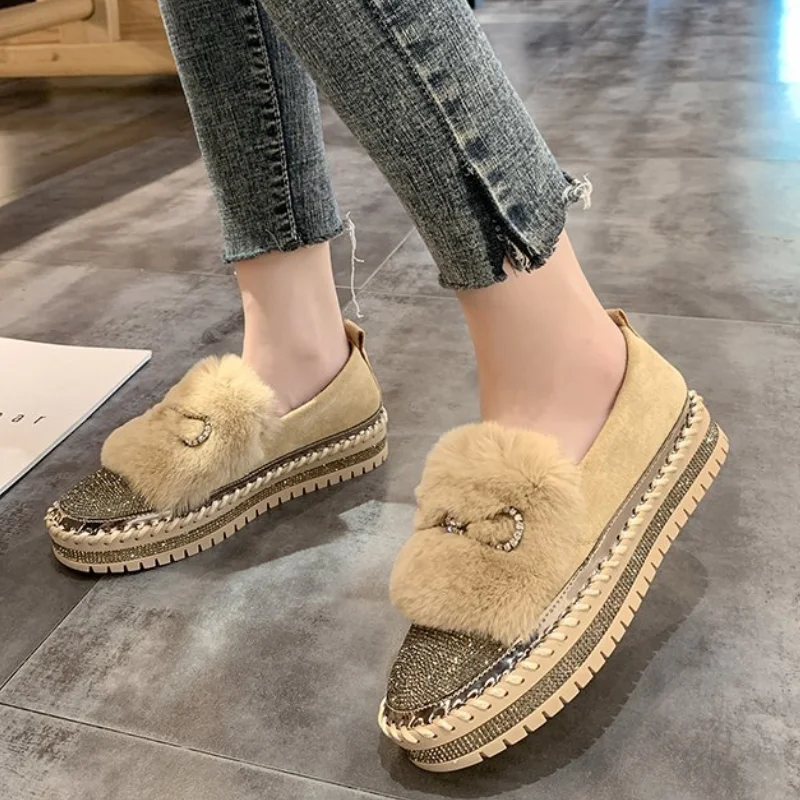 New Winter Natural Fur Flats Women Luxury Warm Pearl Buckle Crystals Platform Shoes Women Slip-on Hair Flats Zapatos De Mujer
New Winter Natural Fur Flats Women Luxury Warm Pearl Buckle Crystals Platform Shoes Women Slip-on Hair Flats Zapatos De Mujer