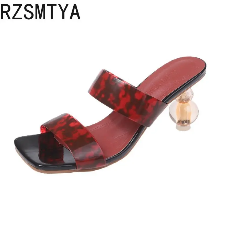 2021 Summer Luxury Women Designer Crystal Clear High Heels Slides Mules Flip Flop Strange Round Heels Transparent Slippers Shoes
2021 Summer Luxury Women Designer Crystal Clear High Heels Slides Mules Flip Flop Strange Round Heels Transparent Slippers Shoes