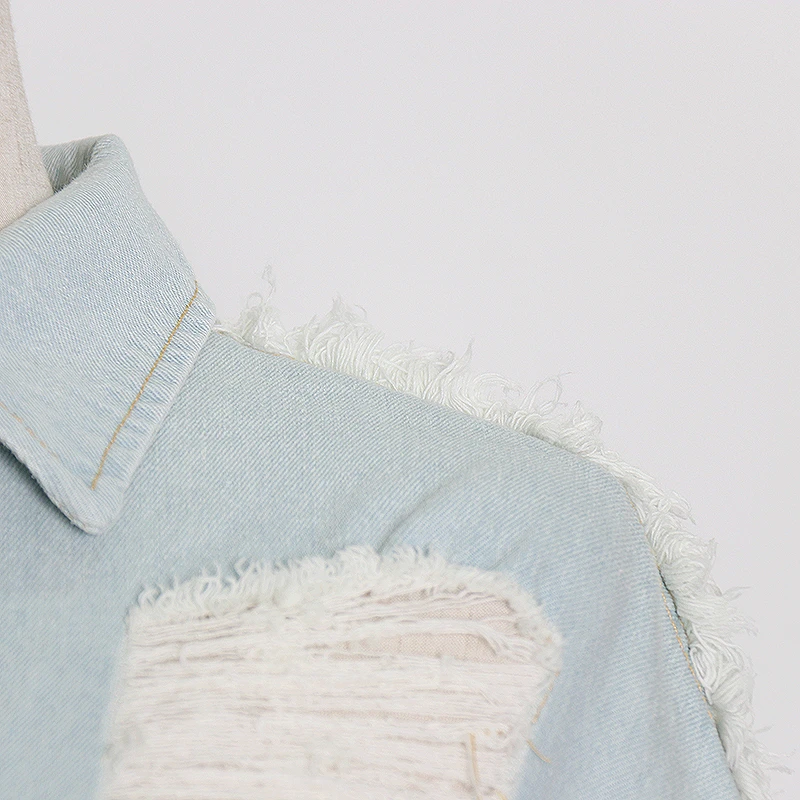 VGH Patchwork Hole Denim Trench For Women Lapel Long Sleeve Casual Loose Streetwear Windbreaker Female 2020 Fall Fashion New
VGH Patchwork Hole Denim Trench For Women Lapel Long Sleeve Casual Loose Streetwear Windbreaker Female 2020 Fall Fashion New