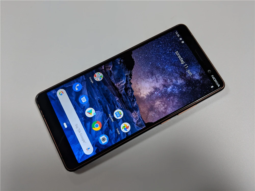 Смартфон Nokia 7 Plus 4 + 64 ГБ экран 6 0 " камера 13 МП сканер отпечатков пальцев Android