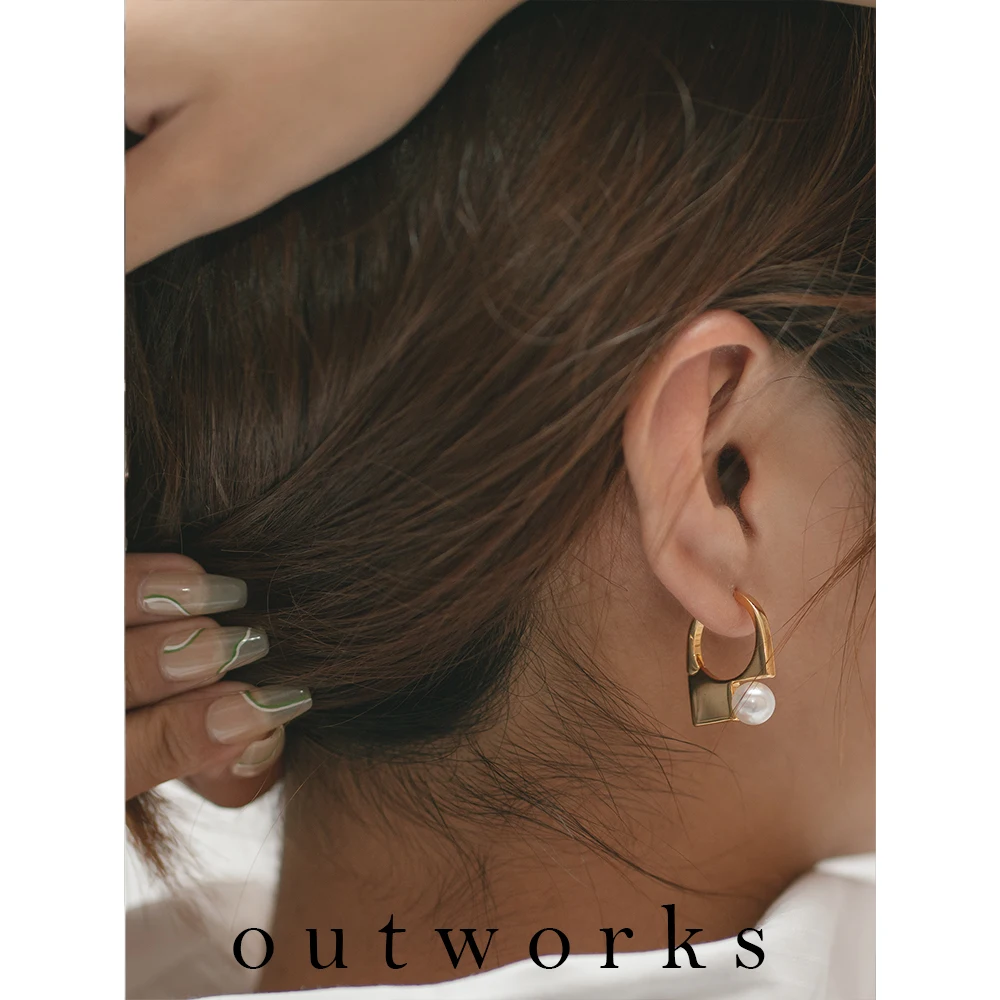 Outworks 2021 New Pearl Creativity Retro Light Luxury Niche Design High-End Trend Gold Earrings For Women Girl Gifts Jewelry
Outworks 2021 New Pearl Creativity Retro Light Luxury Niche Design High-End Trend Gold Earrings For Women Girl Gifts Jewelry