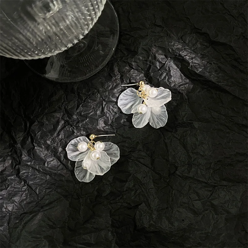 White Petal Long Dangle Earrings Imitation Pearls Sweet Korean Style Elegant Design Fashion Asymmetrical Tassels Earrings
White Petal Long Dangle Earrings Imitation Pearls Sweet Korean Style Elegant Design Fashion Asymmetrical Tassels Earrings