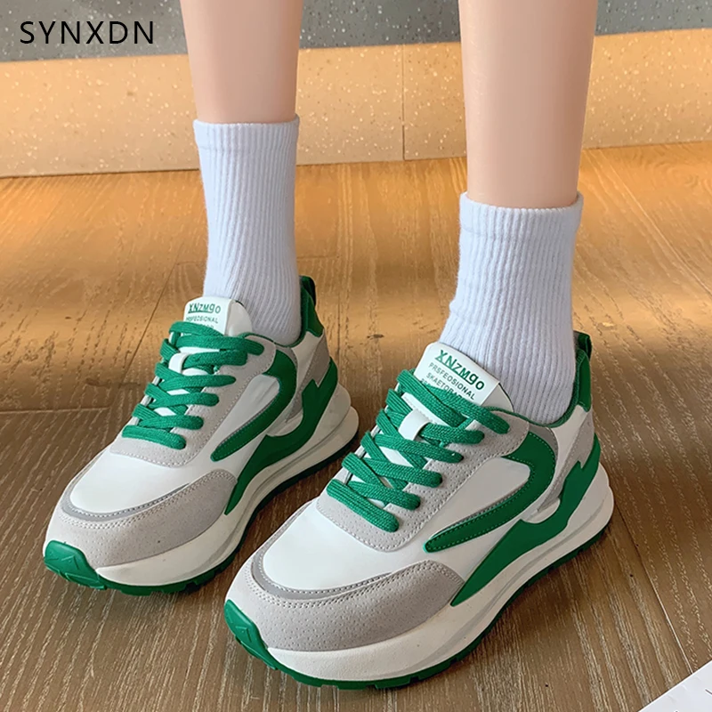 SYNXDN Luxury Brand Women Sneakers Flat Platform Tenis Masculino Sports Shoes For Women Fashion Lightweight Vulcanized Shoes
SYNXDN Luxury Brand Women Sneakers Flat Platform Tenis Masculino Sports Shoes For Women Fashion Lightweight Vulcanized Shoes