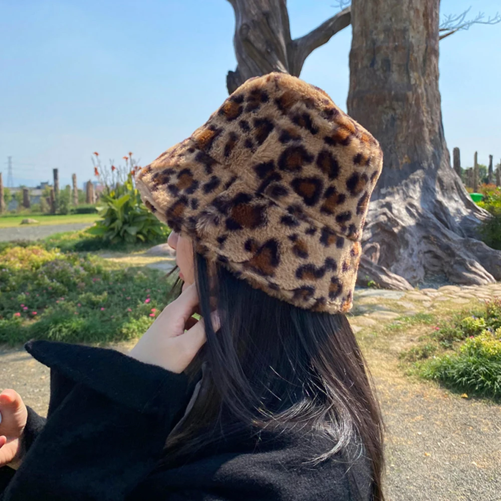 1 pc Faux Fur Winter Warm Fisherman's Hat For Women Fashion Solid Color Vacation Cap Thickened Soft Bucket Hat New Arrivel
1 pc Faux Fur Winter Warm Fisherman's Hat For Women Fashion Solid Color Vacation Cap Thickened Soft Bucket Hat New Arrivel