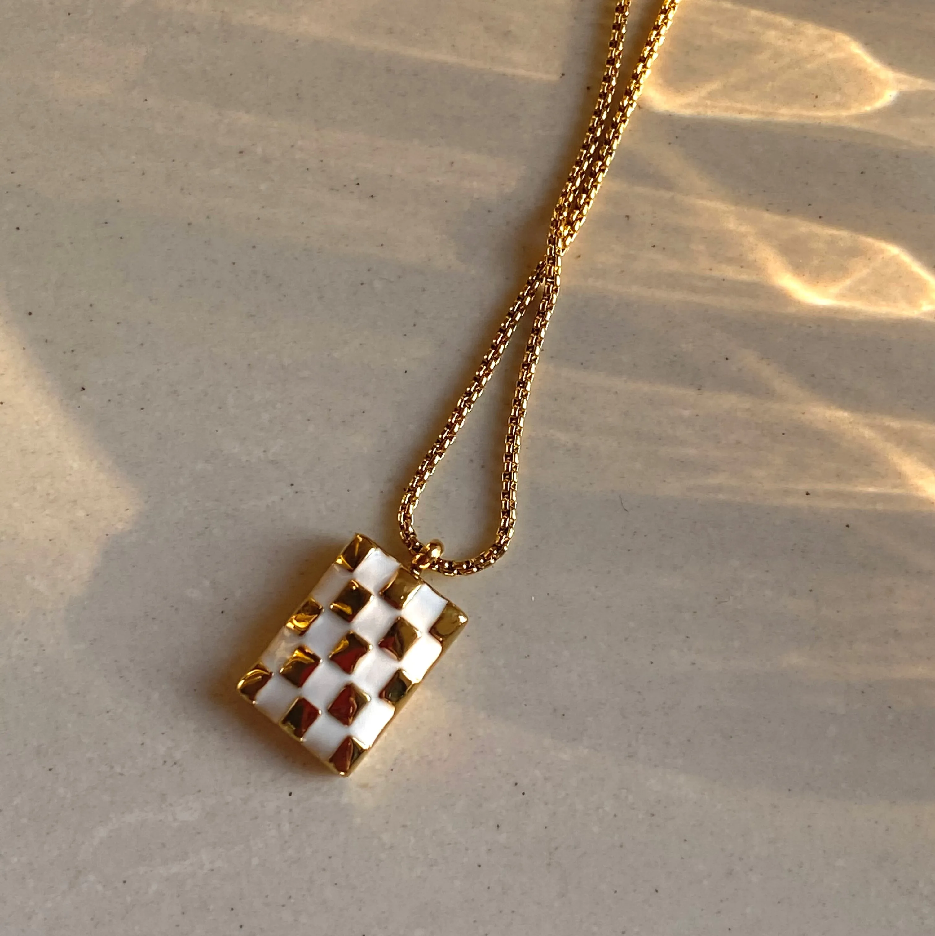 2021 Dazan New Winner 18k Gold Plated High Color Retention Trendy Necklace Stainless Steel White Chequered Tarot Necklace
2021 Dazan New Winner 18k Gold Plated High Color Retention Trendy Necklace Stainless Steel White Chequered Tarot Necklace