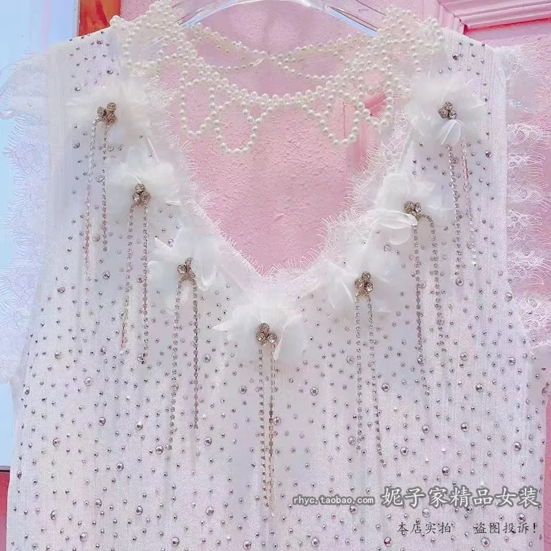 2021 Summer Lace Diamond-Embedded 3D Flower Tassel Ladies Suspender Vest Women Western Rhinestone Tank Fashion Sleeveless Top
2021 Summer Lace Diamond-Embedded 3D Flower Tassel Ladies Suspender Vest Women Western Rhinestone Tank Fashion Sleeveless Top