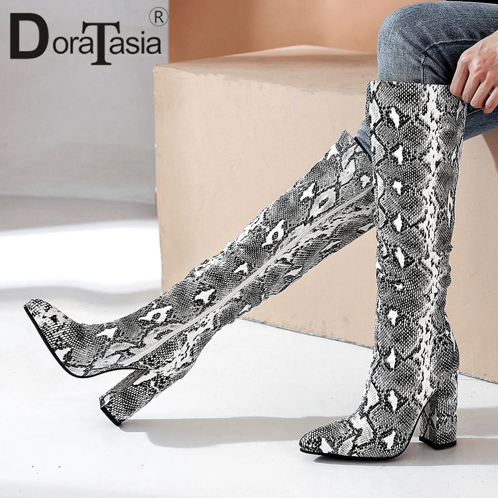 DORATASIA New Fashion Office Lady Knee High Boots 2020 Sexy Party Boots Women Autumn Pointed Toe High Heels Pleated Shoes Woman
DORATASIA New Fashion Office Lady Knee High Boots 2020 Sexy Party Boots Women Autumn Pointed Toe High Heels Pleated Shoes Woman