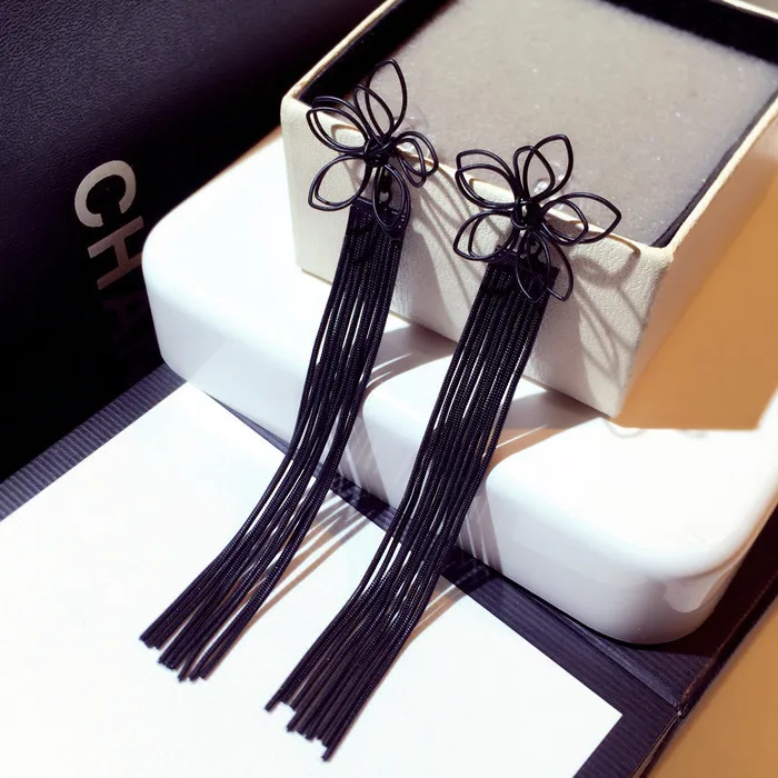 High Quality New Woman Drop Earrings Metal Black Flower Super Long Dangle Earrings Fashion Accessories Trendy Jewelry
High Quality New Woman Drop Earrings Metal Black Flower Super Long Dangle Earrings Fashion Accessories Trendy Jewelry