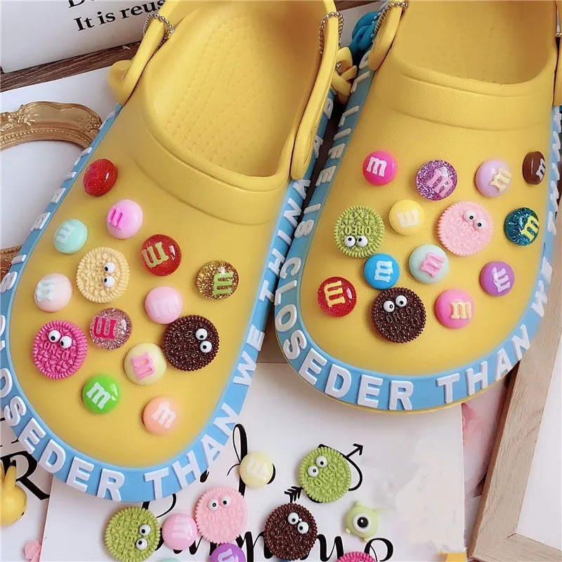 28PCS/SET Cute Biscuits M Beans Shoe Charms Girl's Decorations Shoe Charms Buckles For Kids Shoe Clogs Accessories Gifts
28PCS/SET Cute Biscuits M Beans Shoe Charms Girl's Decorations Shoe Charms Buckles For Kids Shoe Clogs Accessories Gifts
