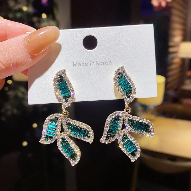 2021 Trend New S925 Silvers Diamonds Green Leaf Pendant Earrings Zircon Classic Metal Earrings Jewellery for Woman Fashion
2021 Trend New S925 Silvers Diamonds Green Leaf Pendant Earrings Zircon Classic Metal Earrings Jewellery for Woman Fashion