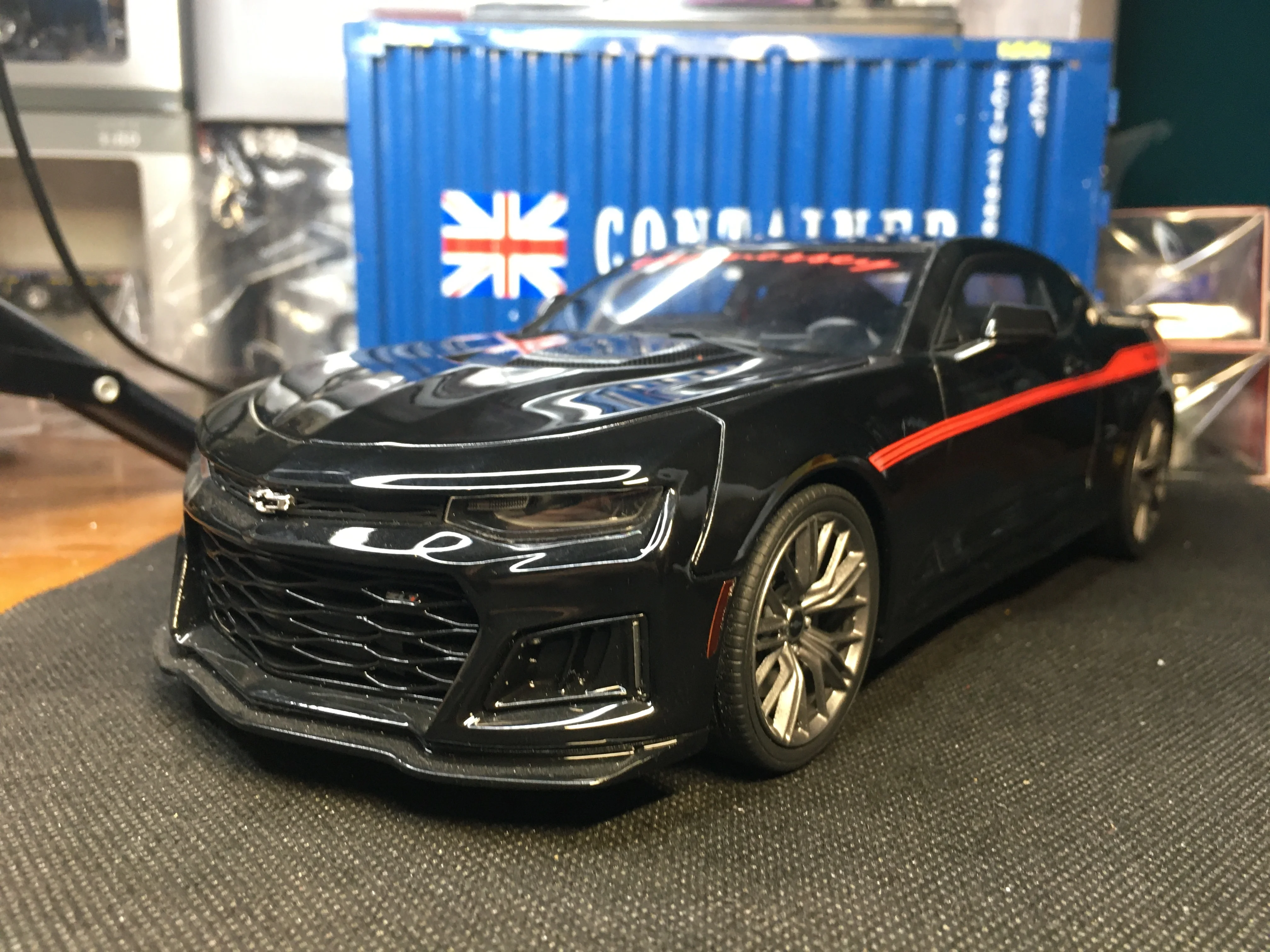 Коллекционная резиновая модель автомобиля GT Spirit 1/18 для Chevrolet Camaro The Exorcist GT225
Коллекционная резиновая модель автомобиля GT Spirit 1/18 для Chevrolet Camaro The Exorcist GT225
