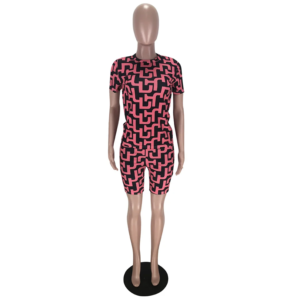 Geometric Pattern Casual Two Piece Set Tracksuit for Women 2021 Short Sleeve T-shirt and Biker Shorts and Mask Female Outfits
Geometric Pattern Casual Two Piece Set Tracksuit for Women 2021 Short Sleeve T-shirt and Biker Shorts and Mask Female Outfits
