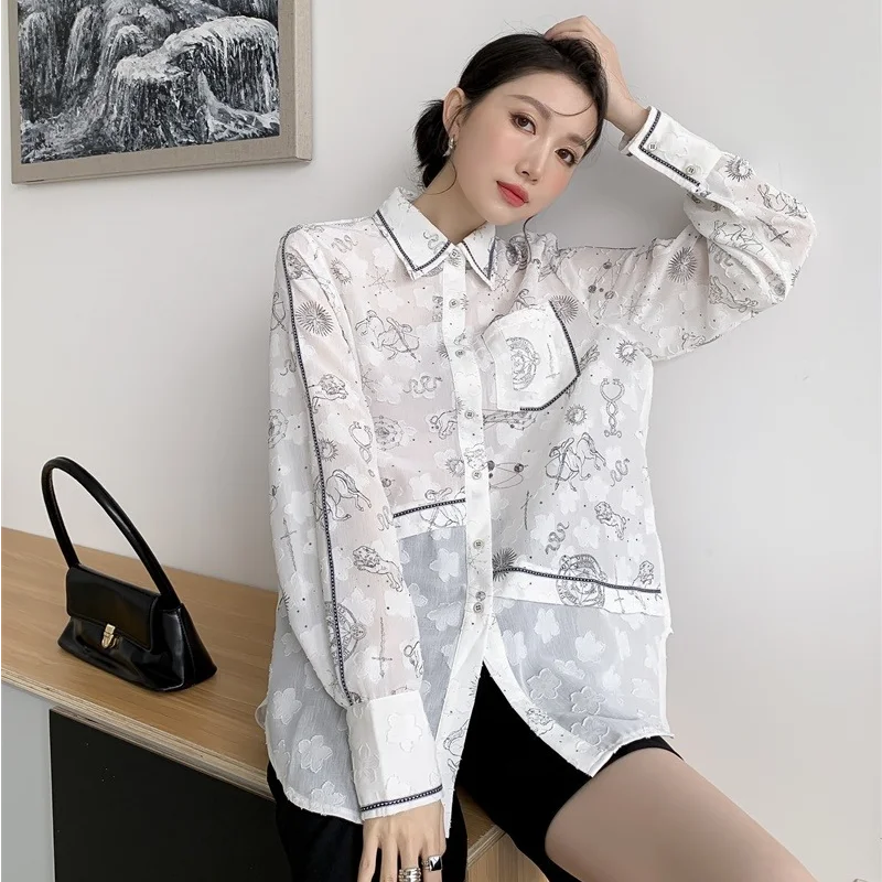Korejepo Women Blouse 2021 Summer New Chic Printed White Turn-down Collar Long-sleeved Single Breasted Shirt Top Female Pockets
Korejepo Women Blouse 2021 Summer New Chic Printed White Turn-down Collar Long-sleeved Single Breasted Shirt Top Female Pockets