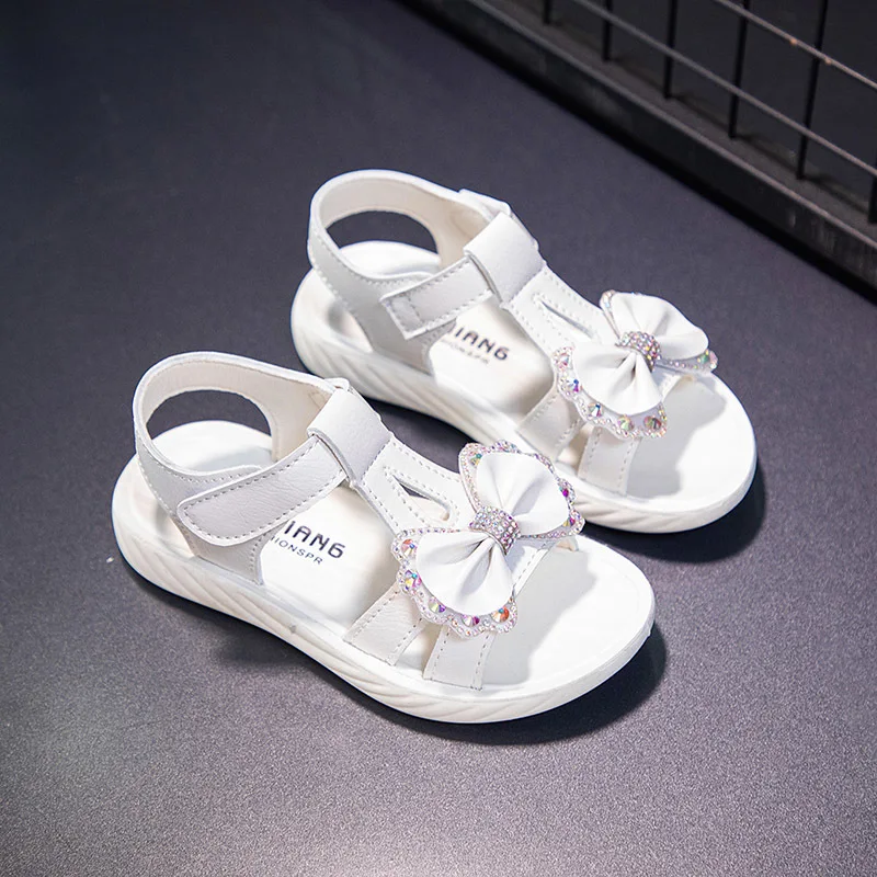 Girls sandals fashion little princess soft bottom non-slip children and girls primary school beach children's shoes
Girls sandals fashion little princess soft bottom non-slip children and girls primary school beach children's shoes