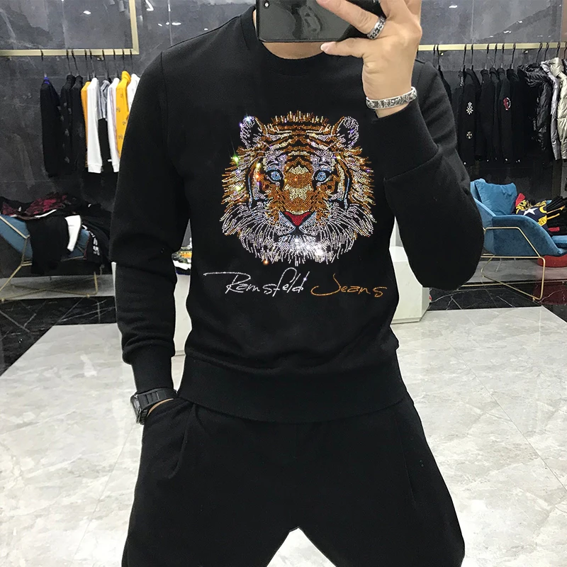 Winter Men's Hoodie High Quality Fabric Tops Retro Design Hot Drill Pullover Oversized Hoody
Winter Men's Hoodie High Quality Fabric Tops Retro Design Hot Drill Pullover Oversized Hoody