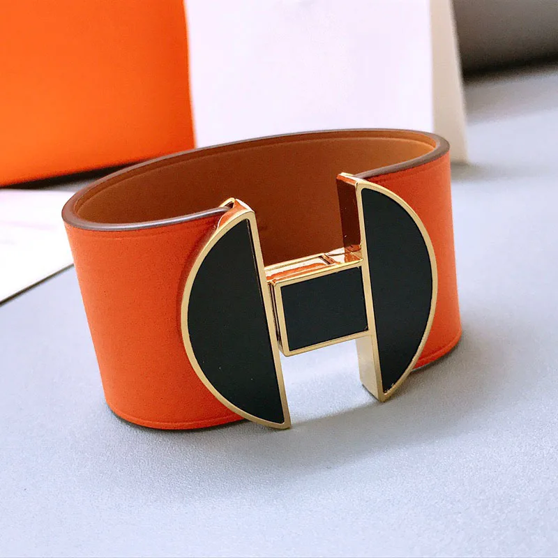2021 new arrival genuine leather bracelet for women wide version the best gift free shipping
2021 new arrival genuine leather bracelet for women wide version the best gift free shipping
