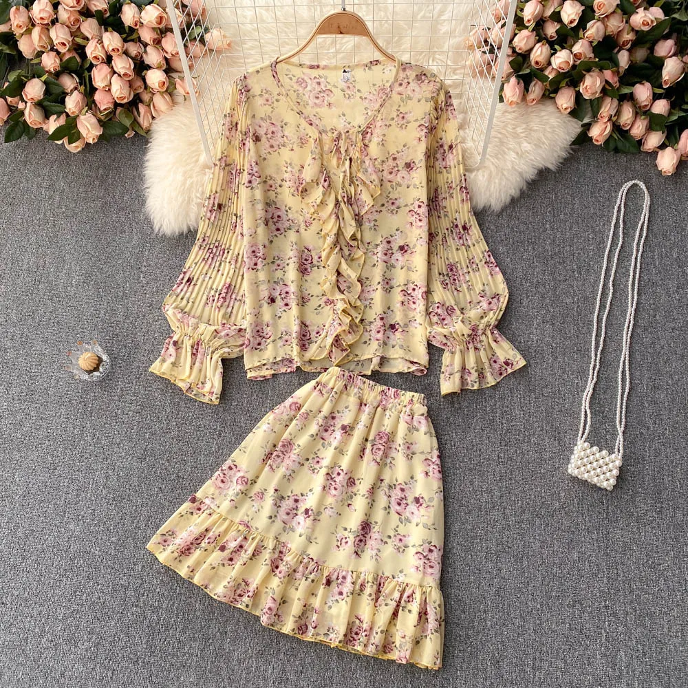 Bohemian Yellow/Pink/Purple Floral Two Piece Set Women Elegant Round Neck Draped Blouse + Ruffle High Waist Skirt Beach Suit New
Bohemian Yellow/Pink/Purple Floral Two Piece Set Women Elegant Round Neck Draped Blouse + Ruffle High Waist Skirt Beach Suit New