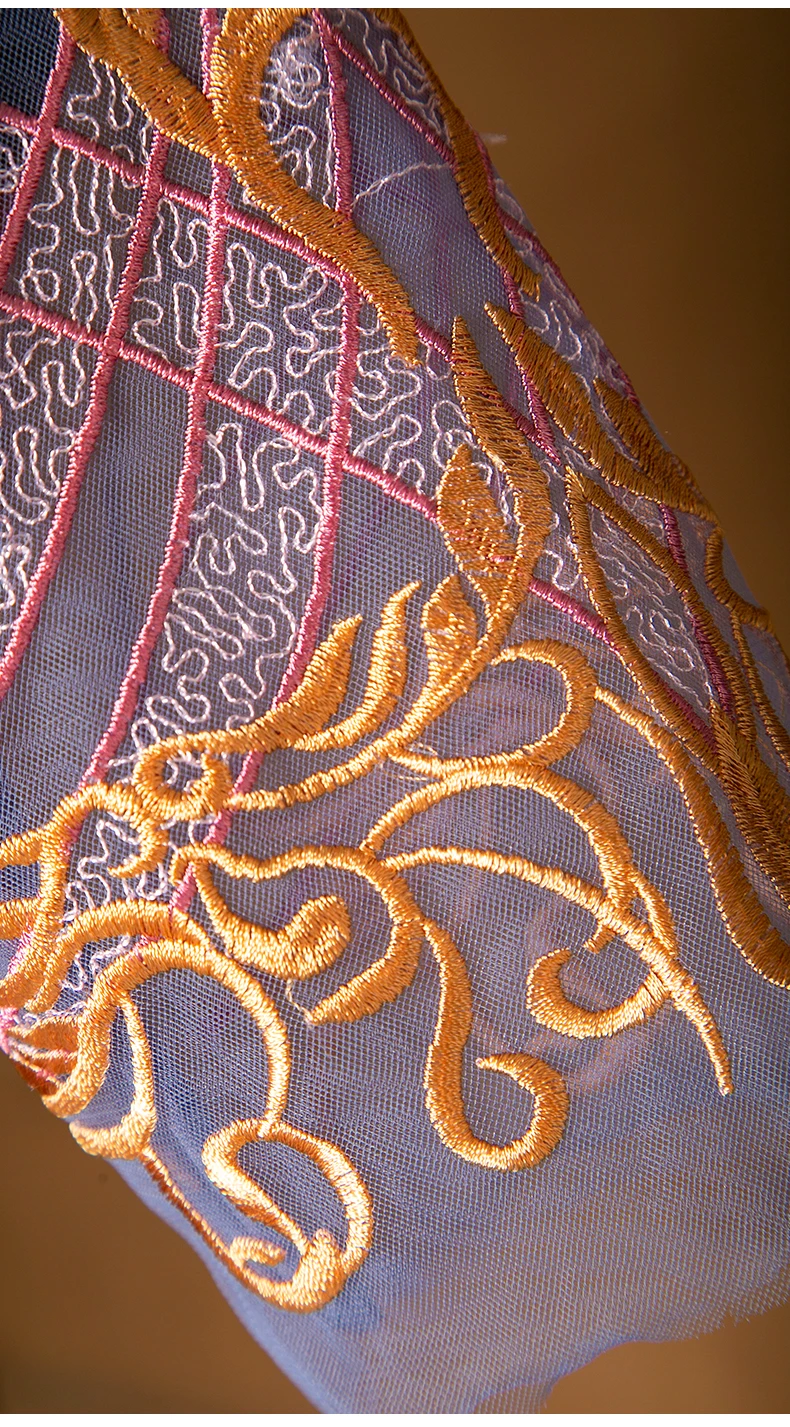 2020 Summer Fashion Pink Dress High Quality Women Luxurious Golden Embroidery Short Sleeve Bodycon Knee-Length Vintage Dress
2020 Summer Fashion Pink Dress High Quality Women Luxurious Golden Embroidery Short Sleeve Bodycon Knee-Length Vintage Dress