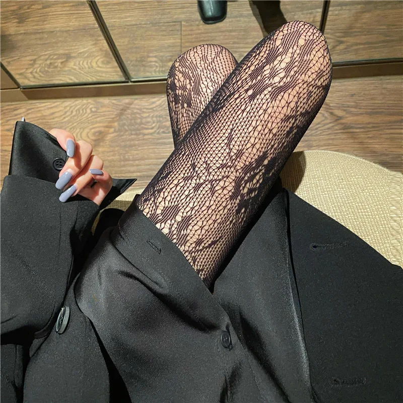 021s net stockings lace hollow tights silk stockings lady thin letter rose pattern net pants black silk
021s net stockings lace hollow tights silk stockings lady thin letter rose pattern net pants black silk