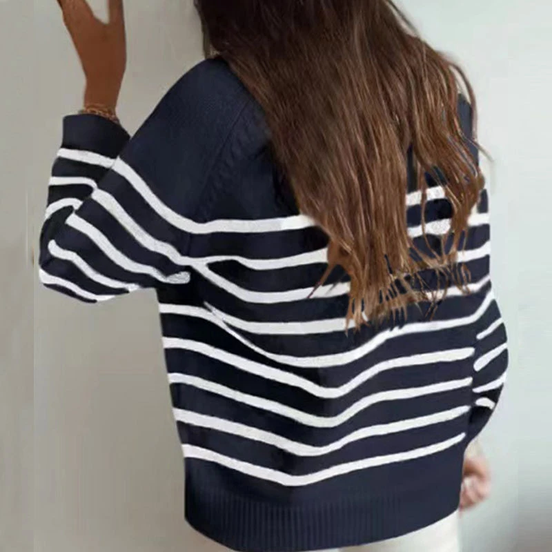 2021 Autumn Vintage Single-Breasted Striped Pullover Top Women Casual Knit Loose Sweaters Elegant Button Chic Sweater Streetwear
2021 Autumn Vintage Single-Breasted Striped Pullover Top Women Casual Knit Loose Sweaters Elegant Button Chic Sweater Streetwear