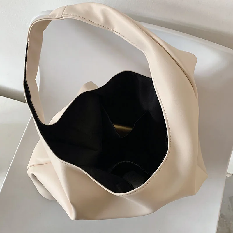 2021 new hot sale large lady bag large capacity shoulder bag high quality PU leather shoulder bag ladies all-match bag
2021 new hot sale large lady bag large capacity shoulder bag high quality PU leather shoulder bag ladies all-match bag