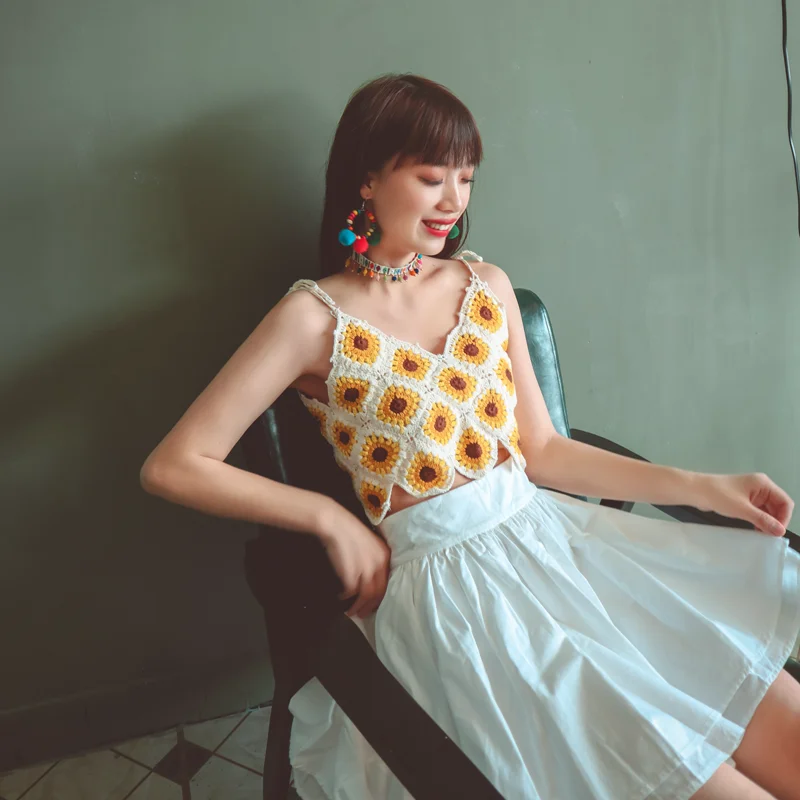 Film sunflower original pure manual hook flower hollow out the harness holiday small pure and fresh and vest girlfriends
Film sunflower original pure manual hook flower hollow out the harness holiday small pure and fresh and vest girlfriends