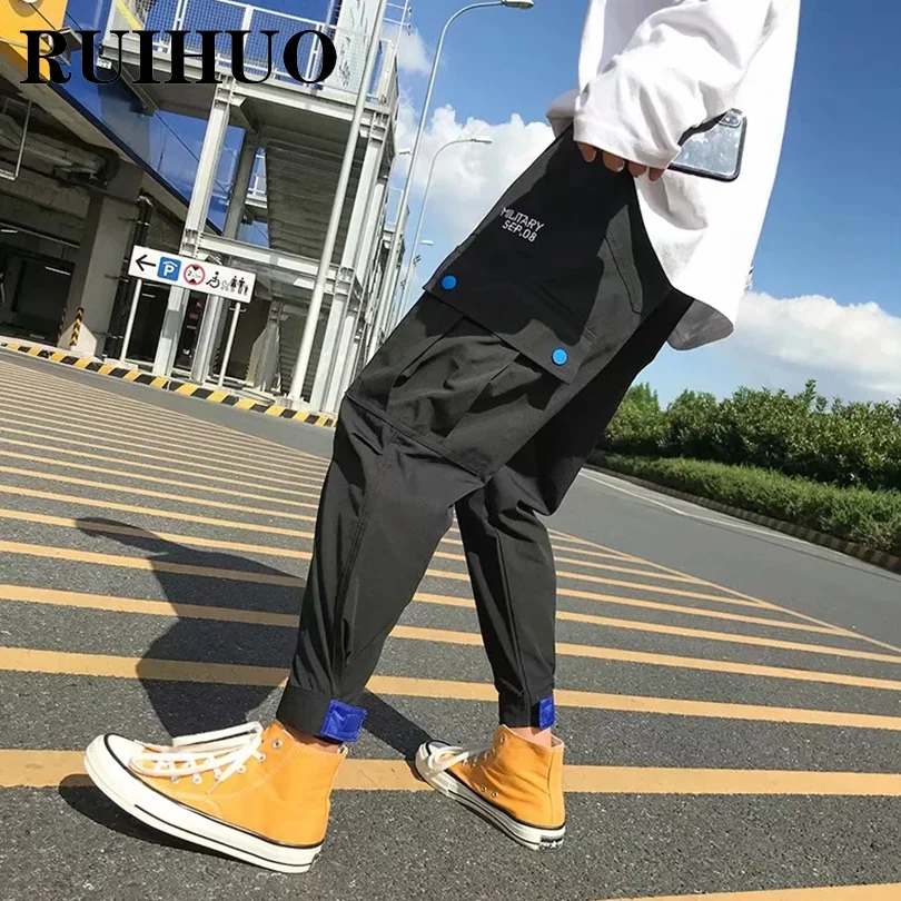 RUIHUO 2021 New Cargo Pants Men Trousers Joggers Casual Pants Men Sweatpants Hip Hop Streetwear Male Plus Size M-4XL
RUIHUO 2021 New Cargo Pants Men Trousers Joggers Casual Pants Men Sweatpants Hip Hop Streetwear Male Plus Size M-4XL