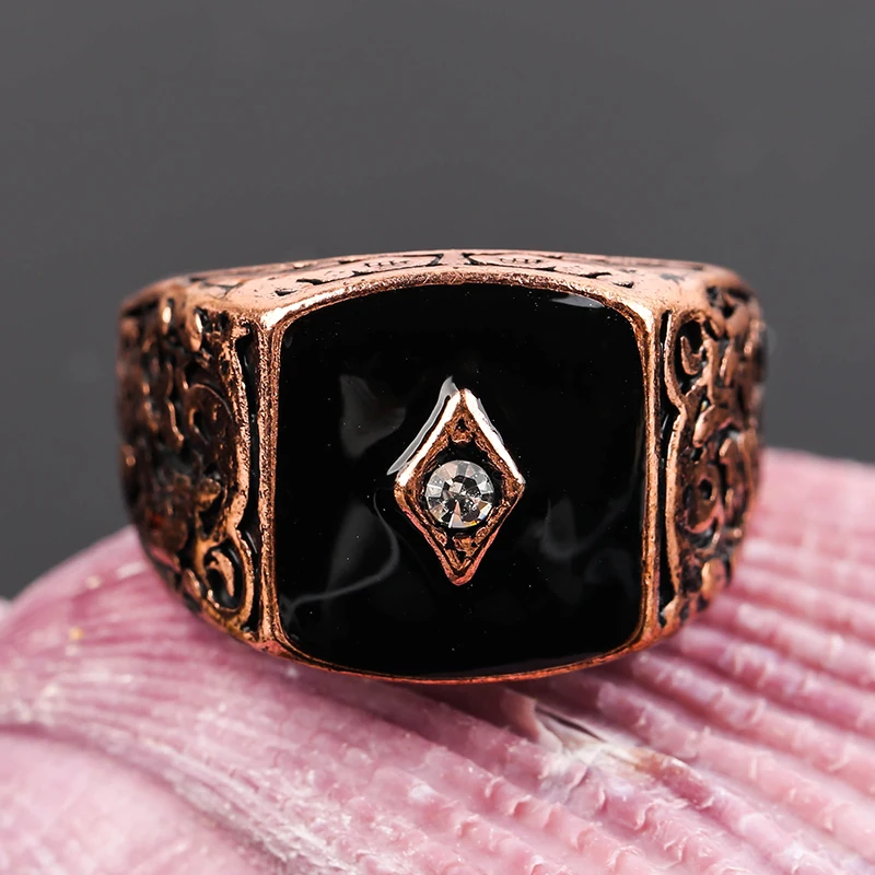 Vintage Men Ring Princess cut Black Crystal Antique Floral Rings for Men Jewelry Party Punk Wedding Anniversary Gifts Z3M811
Vintage Men Ring Princess cut Black Crystal Antique Floral Rings for Men Jewelry Party Punk Wedding Anniversary Gifts Z3M811