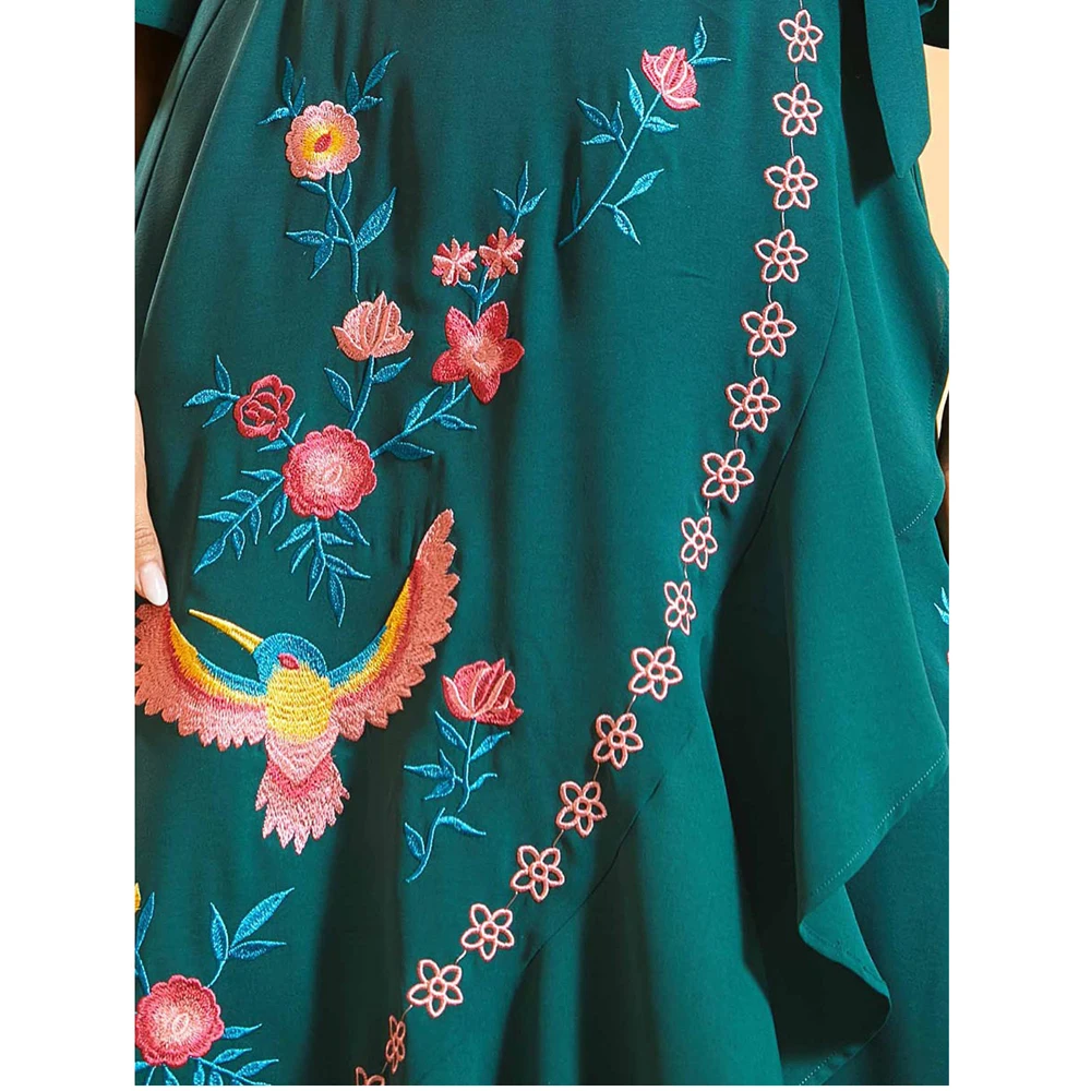 Plus Size Summer Women Boho V-neck Long Maxi Dress Floral Embroidery Wrap Dress Ruffles Holiday Beach Sundress Party Gown Kaftan
Plus Size Summer Women Boho V-neck Long Maxi Dress Floral Embroidery Wrap Dress Ruffles Holiday Beach Sundress Party Gown Kaftan