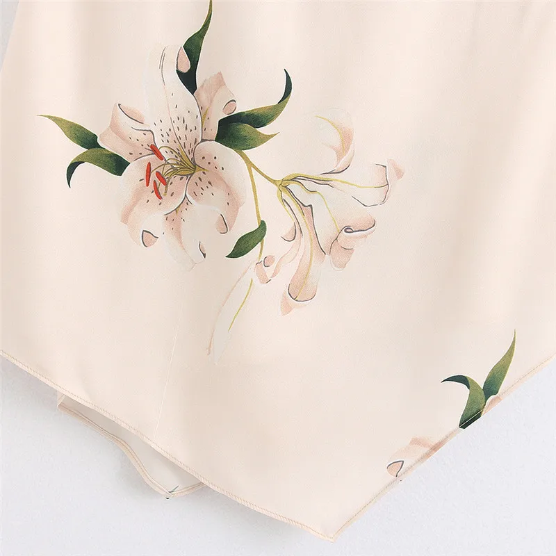 Elegant asymmetry Floral Print Women Tops Blouses Bow Tie Collar Sleeveless Office Lady Shirts 2020 Casual Blusas Mujer
Elegant asymmetry Floral Print Women Tops Blouses Bow Tie Collar Sleeveless Office Lady Shirts 2020 Casual Blusas Mujer