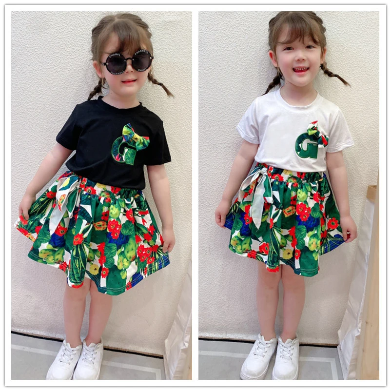 New 2021 summer 2 pcs fashion kids girl clothes set short sleeve round neck cotton letter printed T-shirt and skirt 2-10 years
New 2021 summer 2 pcs fashion kids girl clothes set short sleeve round neck cotton letter printed T-shirt and skirt 2-10 years