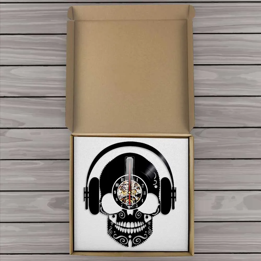 Hot Selling Skull Vinyl Record Wall Clock with Headphones Fashionable Simple Luminous Lamp Decoration Wall Clock Gift
Hot Selling Skull Vinyl Record Wall Clock with Headphones Fashionable Simple Luminous Lamp Decoration Wall Clock Gift