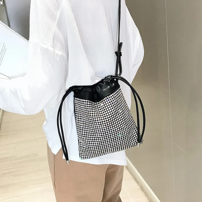 INS Diamond Bridal Wedding Purse Leather Blingbling Women Bucket Bag Handmade Day Clutches Bag
INS Diamond Bridal Wedding Purse Leather Blingbling Women Bucket Bag Handmade Day Clutches Bag
