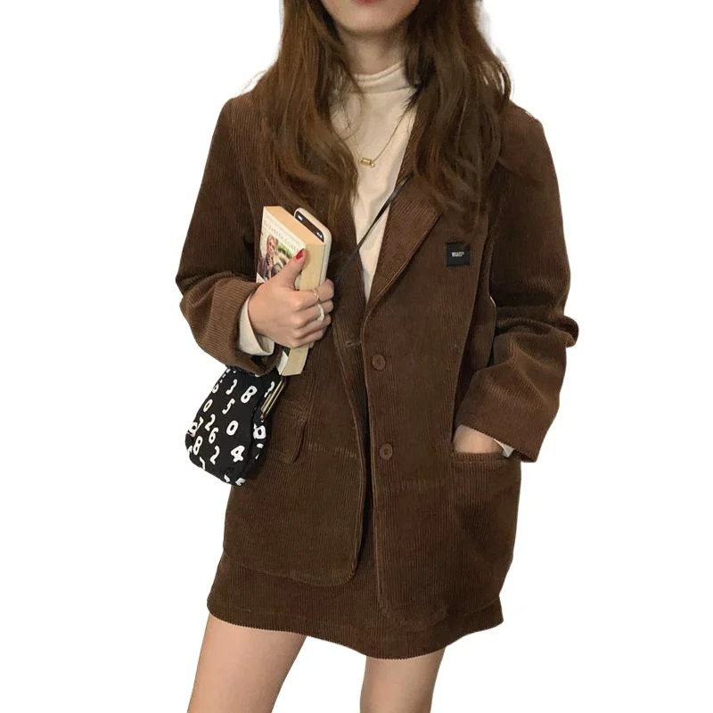 Blue corduroy suit letter-stick suit jacket high-waisted skirt A two-piece dress 2021
Blue corduroy suit letter-stick suit jacket high-waisted skirt A two-piece dress 2021