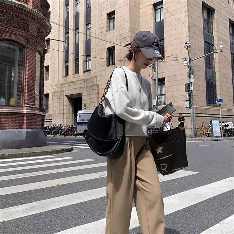 2021 Spring Autumn Cotton Sweatshirt For Women Round Neck Solid Color Long Sleeve Plus Size Women's Hoodies
2021 Spring Autumn Cotton Sweatshirt For Women Round Neck Solid Color Long Sleeve Plus Size Women's Hoodies